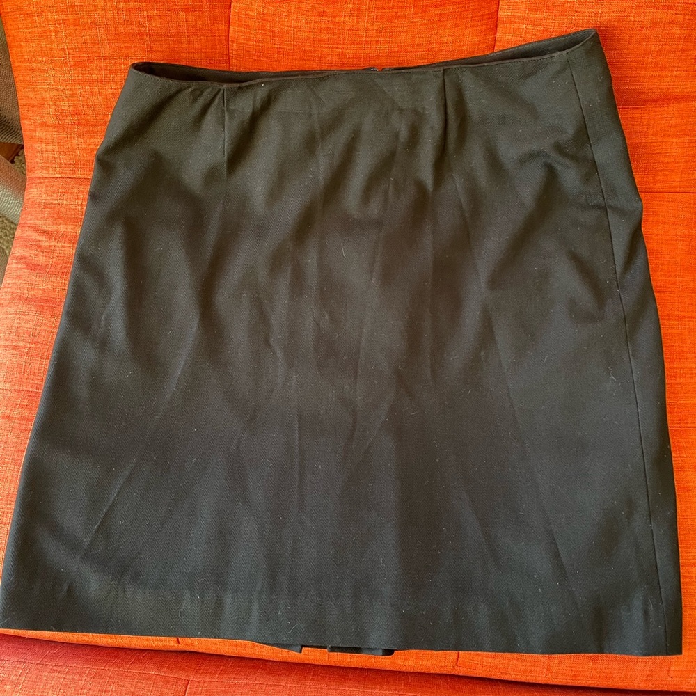 Caslon Classic Black Women's Skirt 14P EUC, lined, back pleat